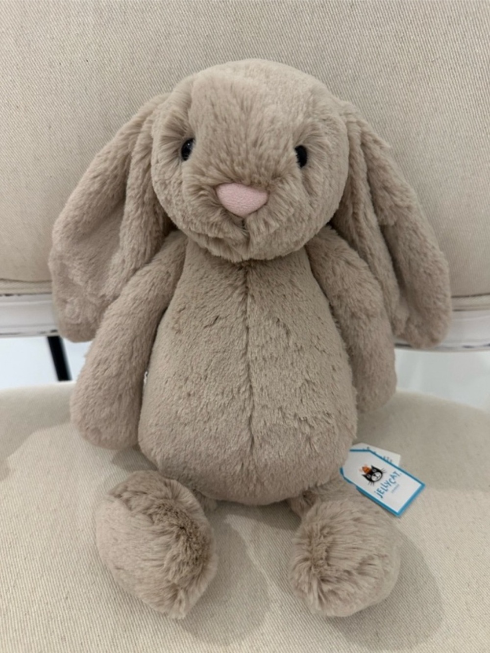 Jellycat NWT Bashful Beige Bunny Original Medium Authentic